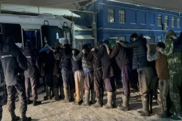 В Екатеринбурге «накрыли» завод с нелегалами: 50 депортированных-ФОТО 