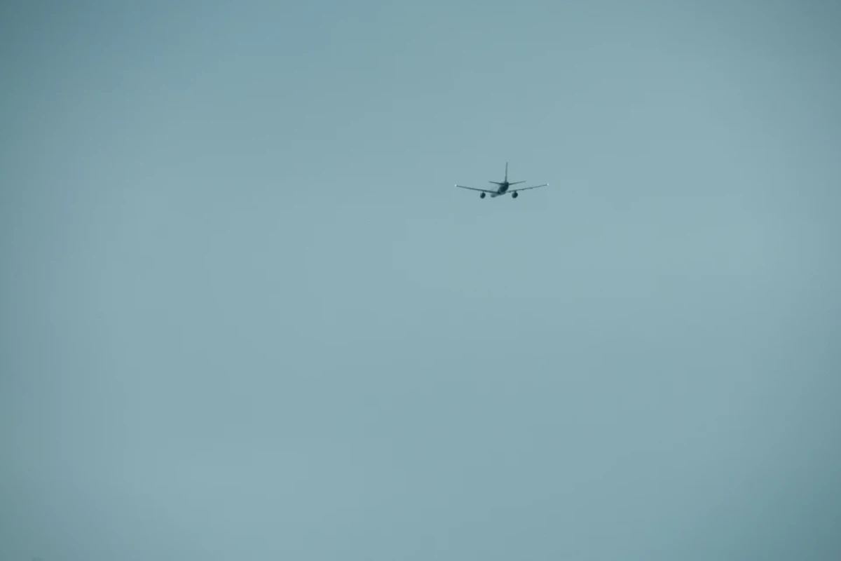 В Индонезии пропал самолет с 11 людьми на борту