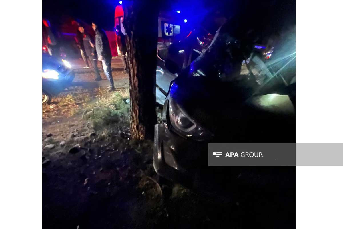 В Шамкире легковой автомобиль врезался в дерево, есть погибший-ФОТО -ОБНОВЛЕНО 