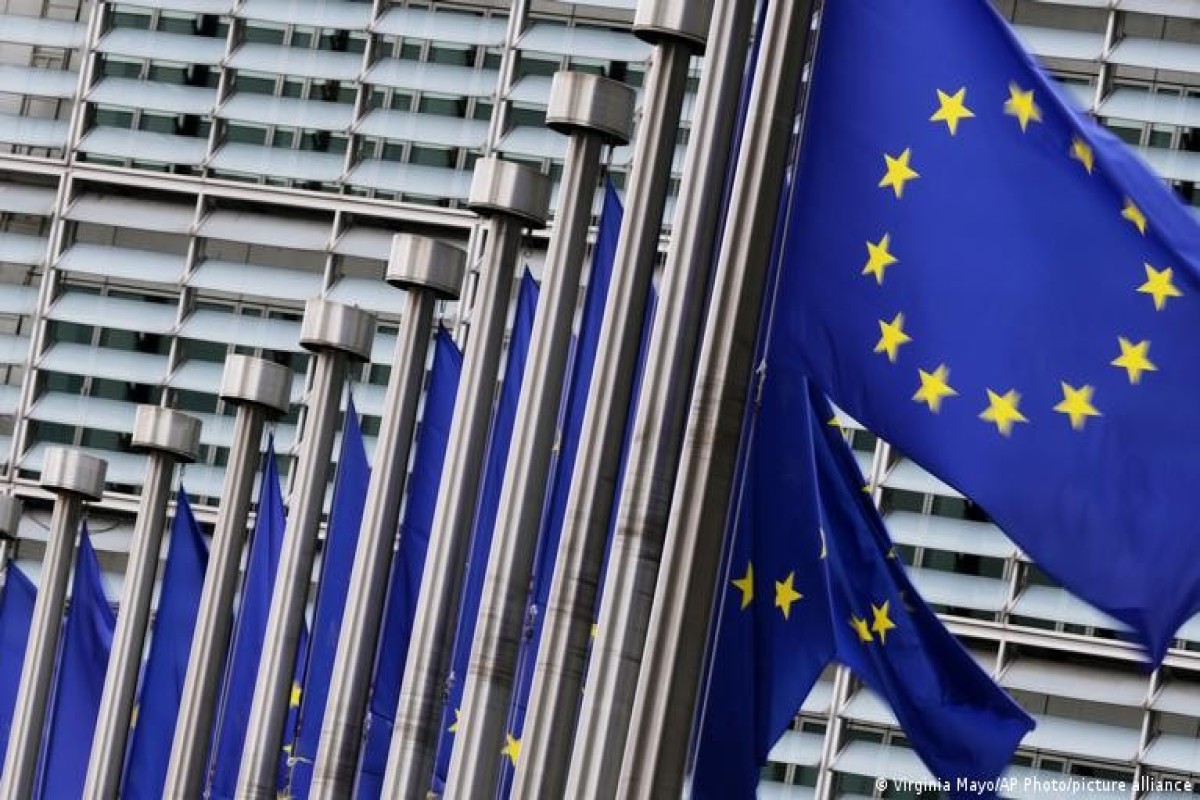 Евросоюз обсуждает беспрецедентный план кредита за счет российских активов