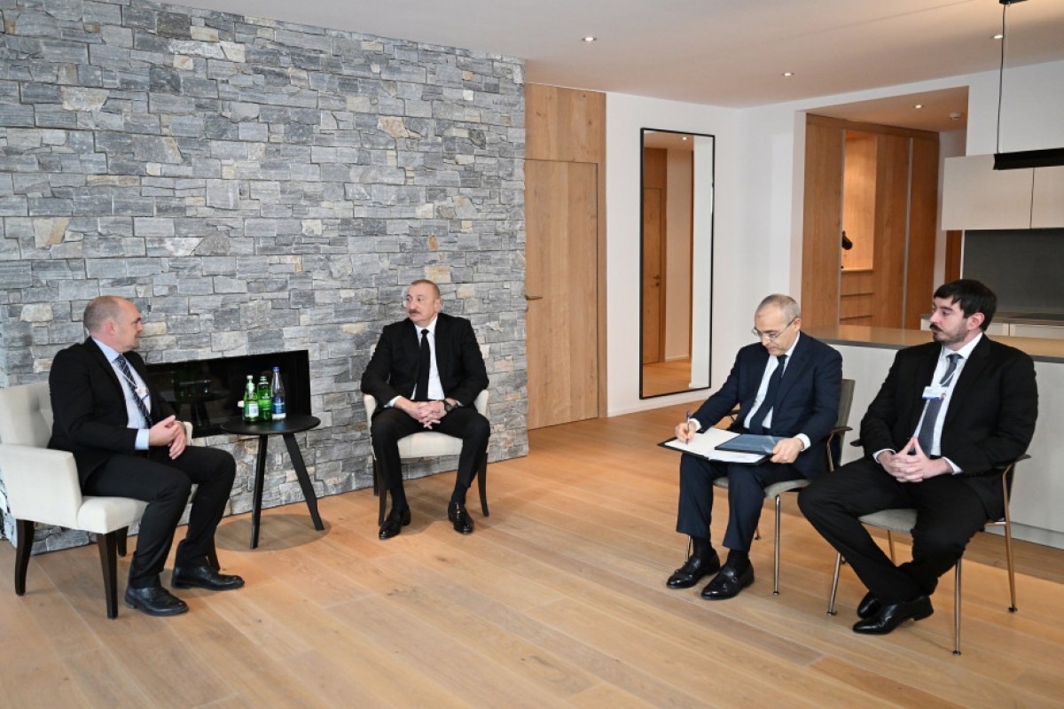 Президент Ильхам Алиев встретился в Давосе со старшим вице-президентом компании "Vestas Wind Systems"