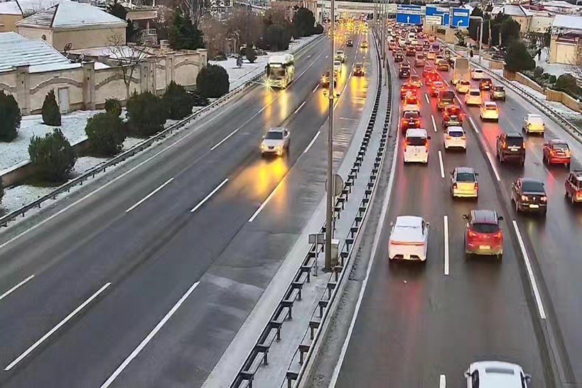 На Аэропортовском шоссе из-за гололёда парализовано движение -ФОТО 