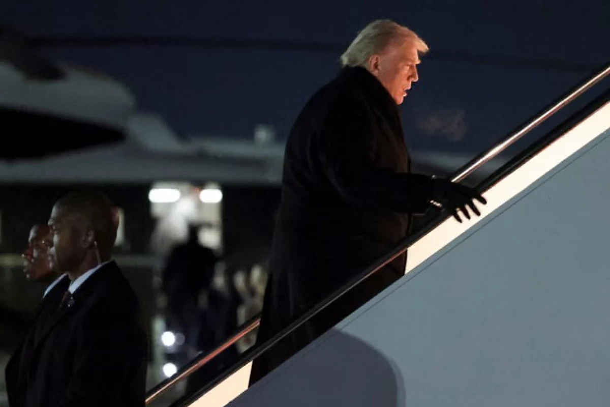 Неисправность самолета задержала перелет Трампа на форум в Цюрих