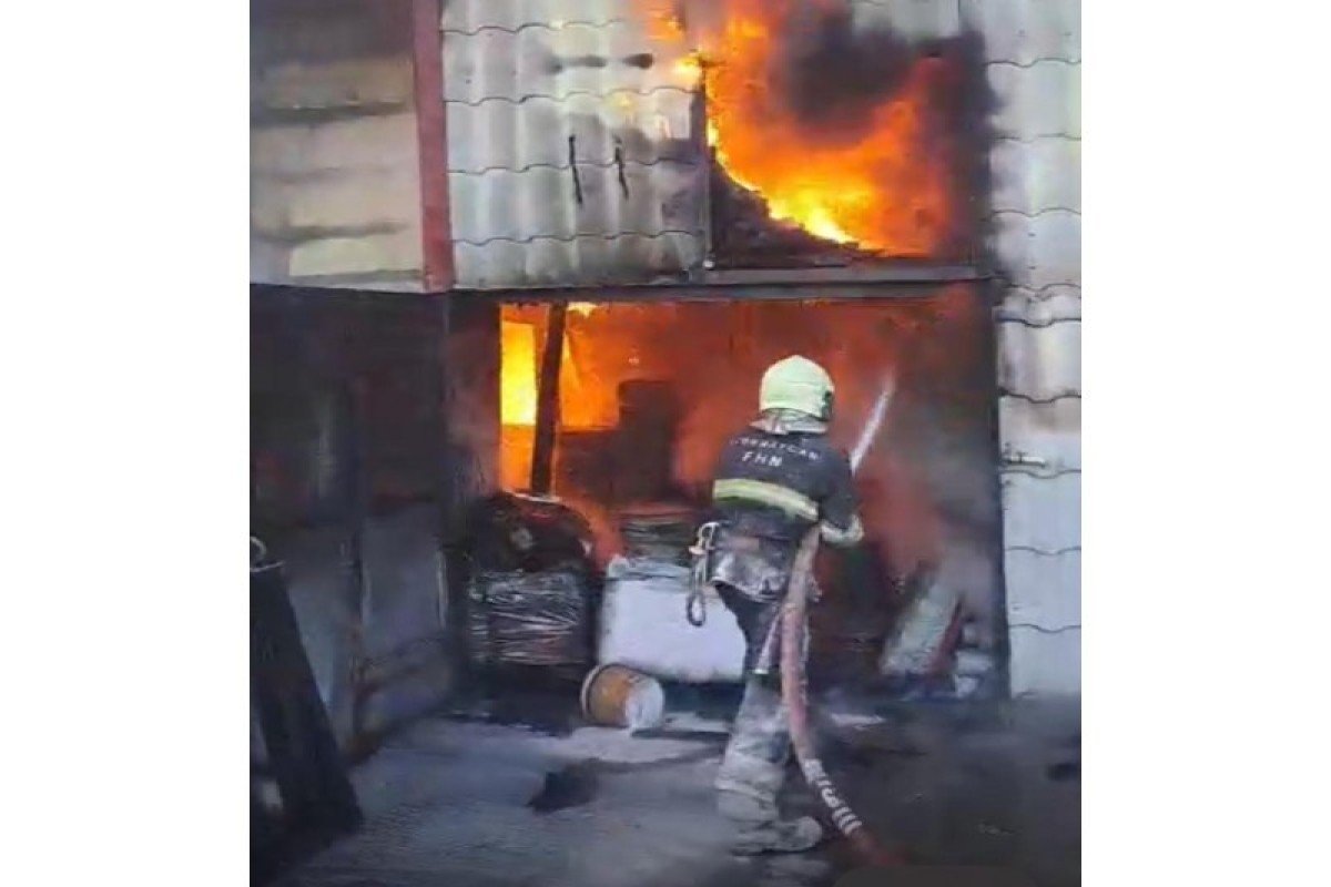 Ветер усложняет тушение пожара на объекте в Наримановском районе-ФОТО -ОБНОВЛЕНО 