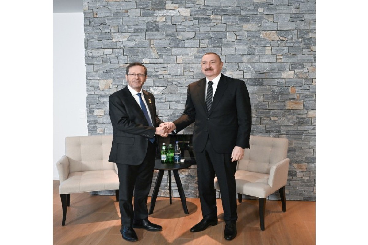 Ильхам Алиев на полях форума в Давосе встретился с главой Израиля -ФОТО 