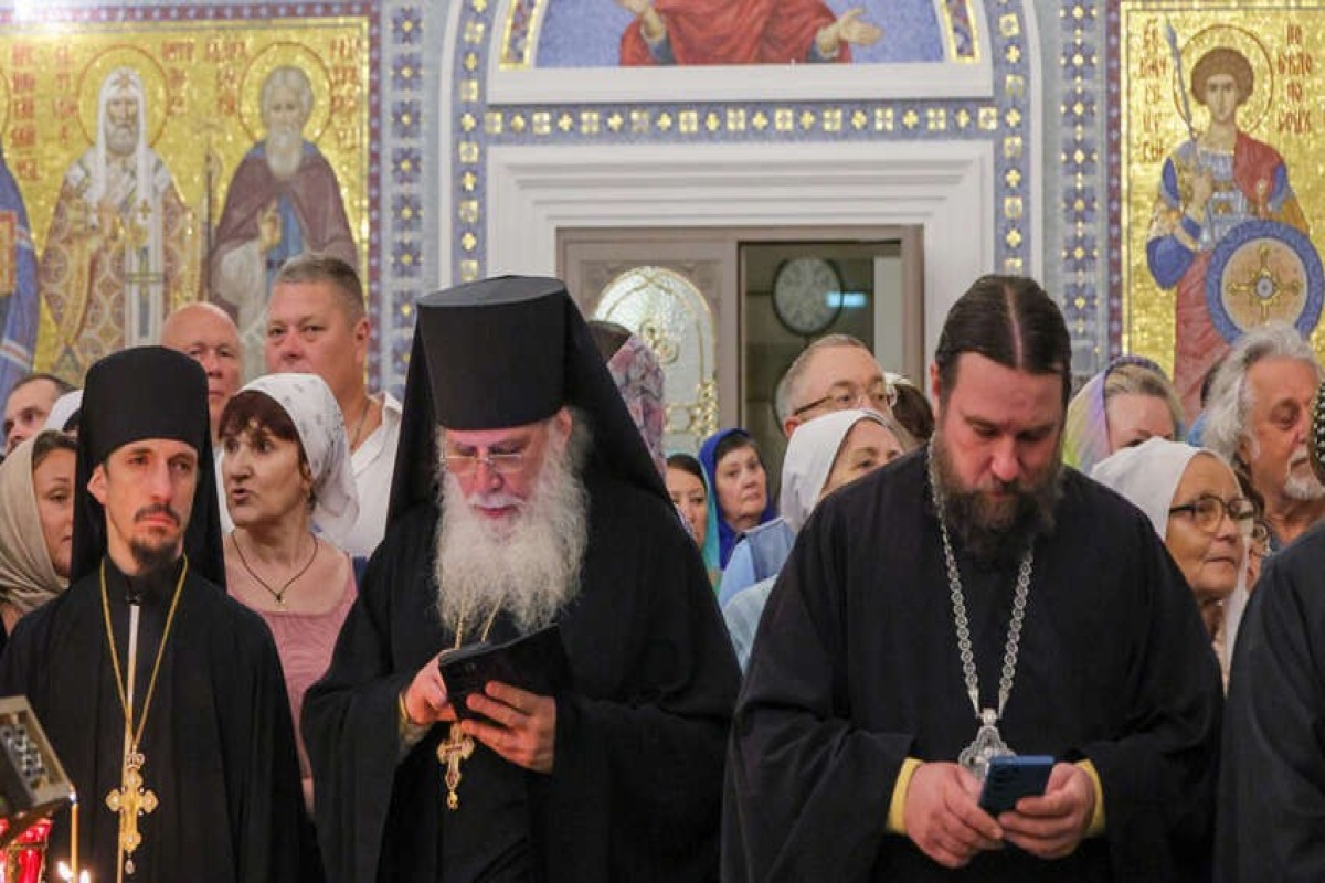 «Чужая идеология»: в РФ требуют создать суверенный православный ИИ