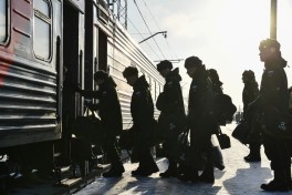 Подписывал лежа на полу: российских срочников вынуждают подписать договор под пытками 