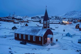 Гренландия готова увеличить военное присутствие на острове