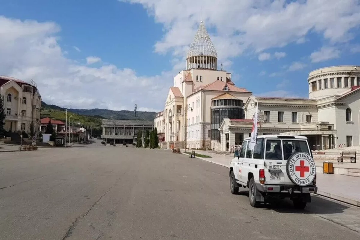 Азербайджан передал Армении остававшихся в Карабахе 10 армян и 1 русского 