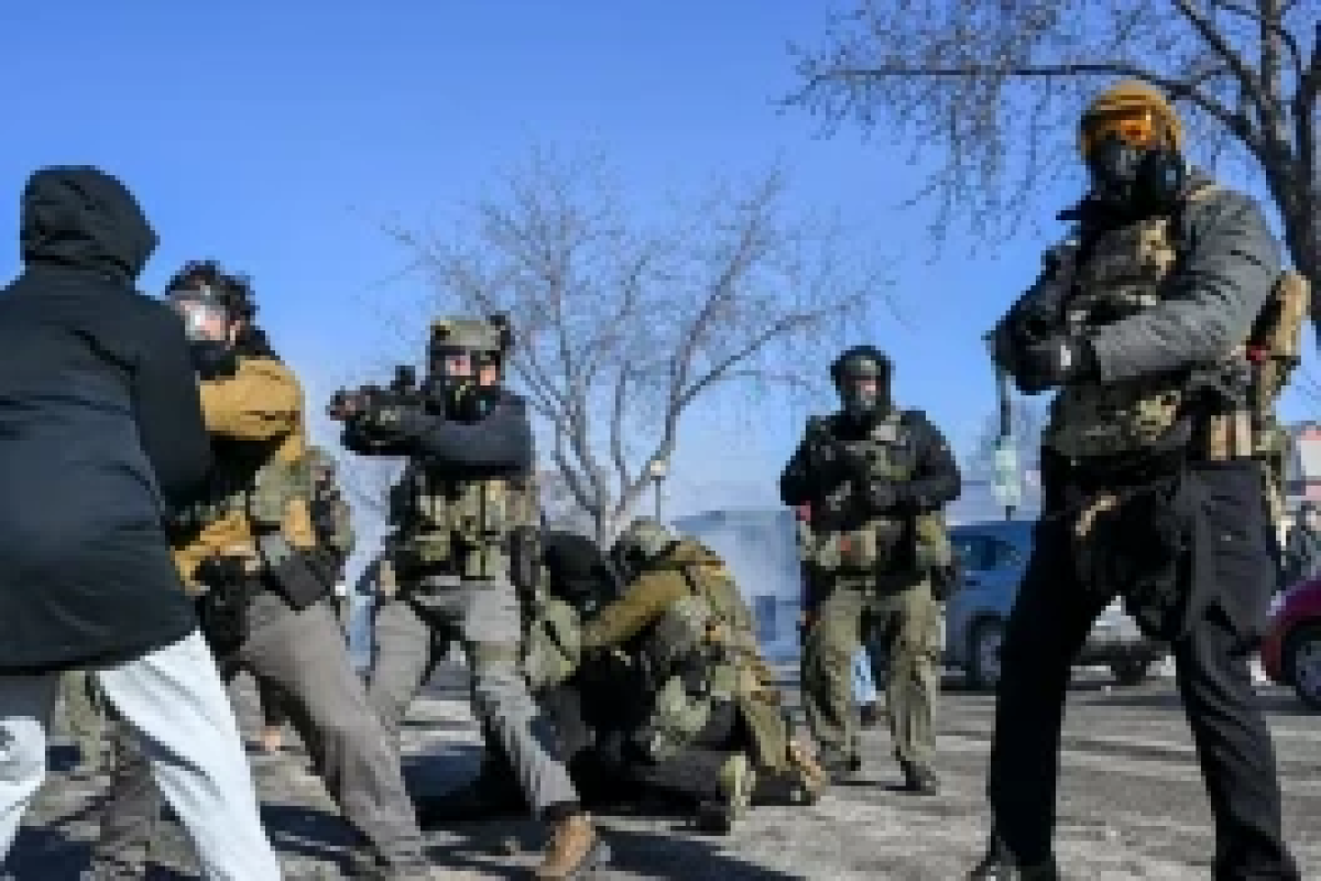 В ходе протестов в Миннеаполисе демонстранты потребовали выдворения миграционных агентов из города -ФОТО 