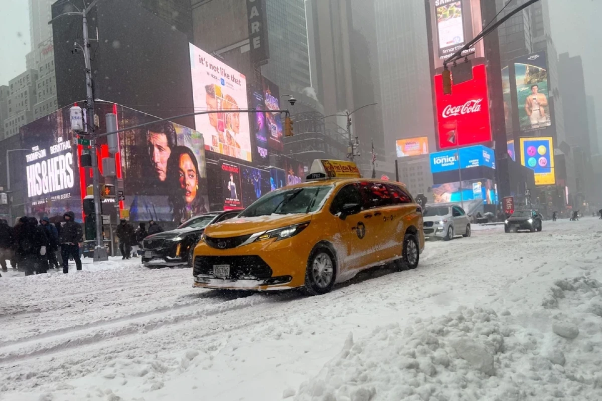 CNN: В США в зоне снежной бури погибли семь человек