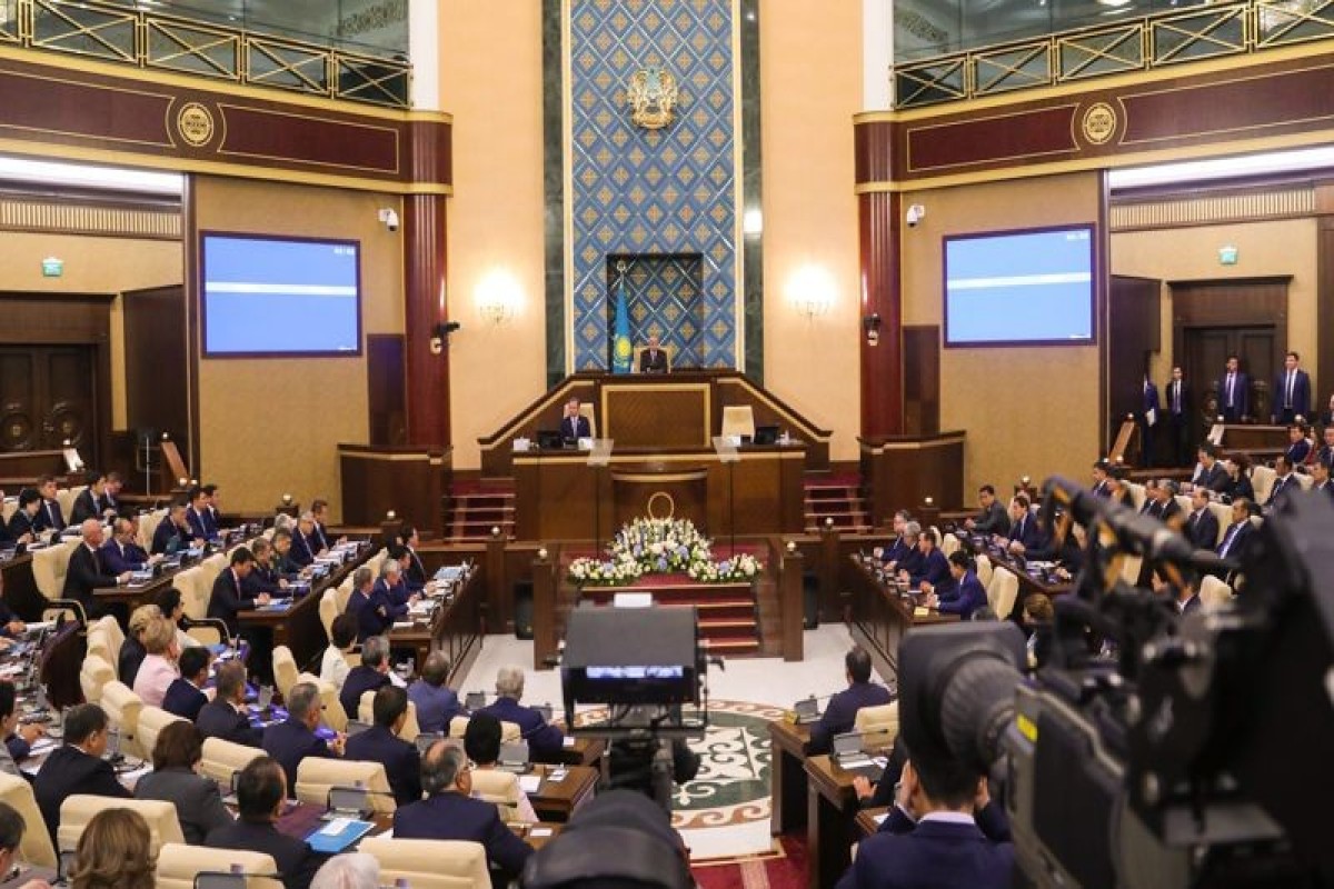 Парламент Казахстана рискует роспуском из-за премьер-министра