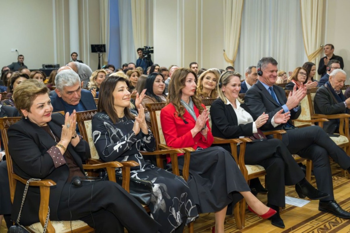 В Национальном музее искусств открылась экспозиция о поколении шестидесятников-ФОТО 