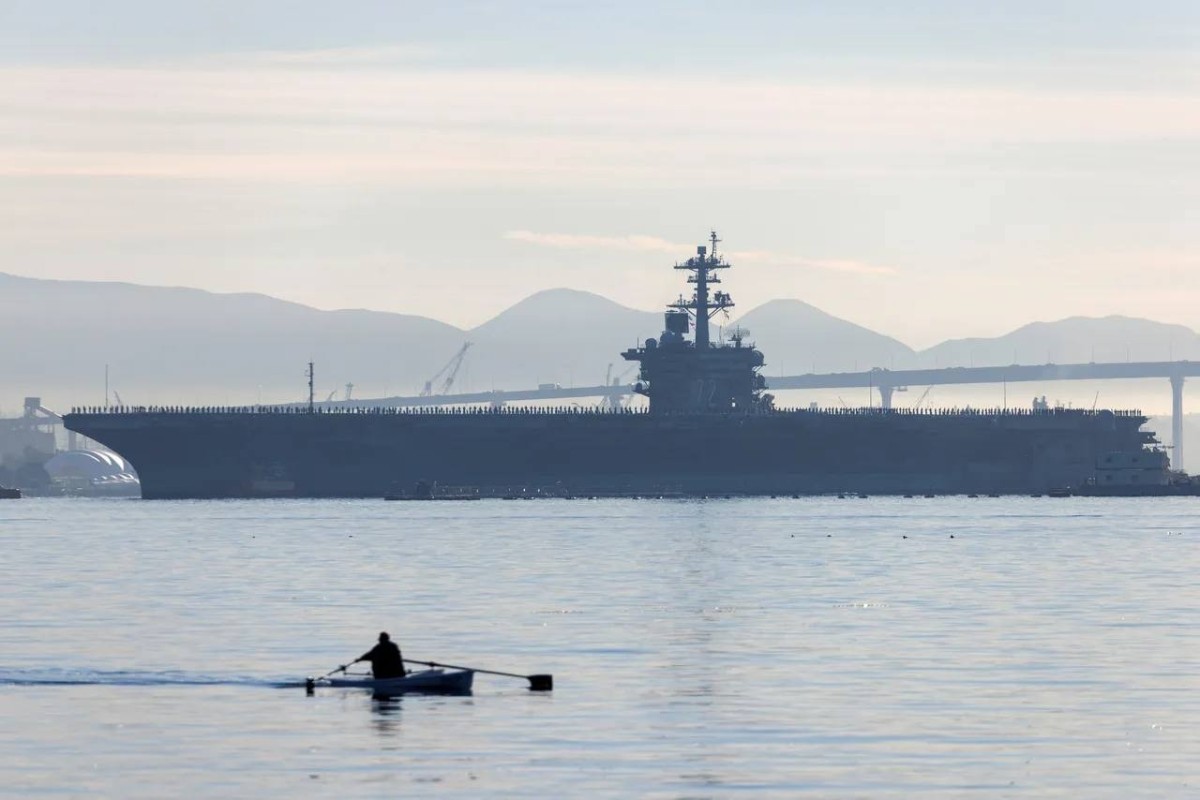 Fox: Авианосец США «Авраам Линкольн» прибыл в регион Ближнего Востока 