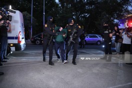 Суд в Баку продлил срок содержания под стражей граждан РФ 