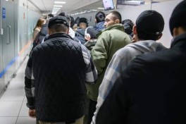 Кыргызстан обратился в ЕАЭС с запросом о медстраховании семей трудовых мигрантов