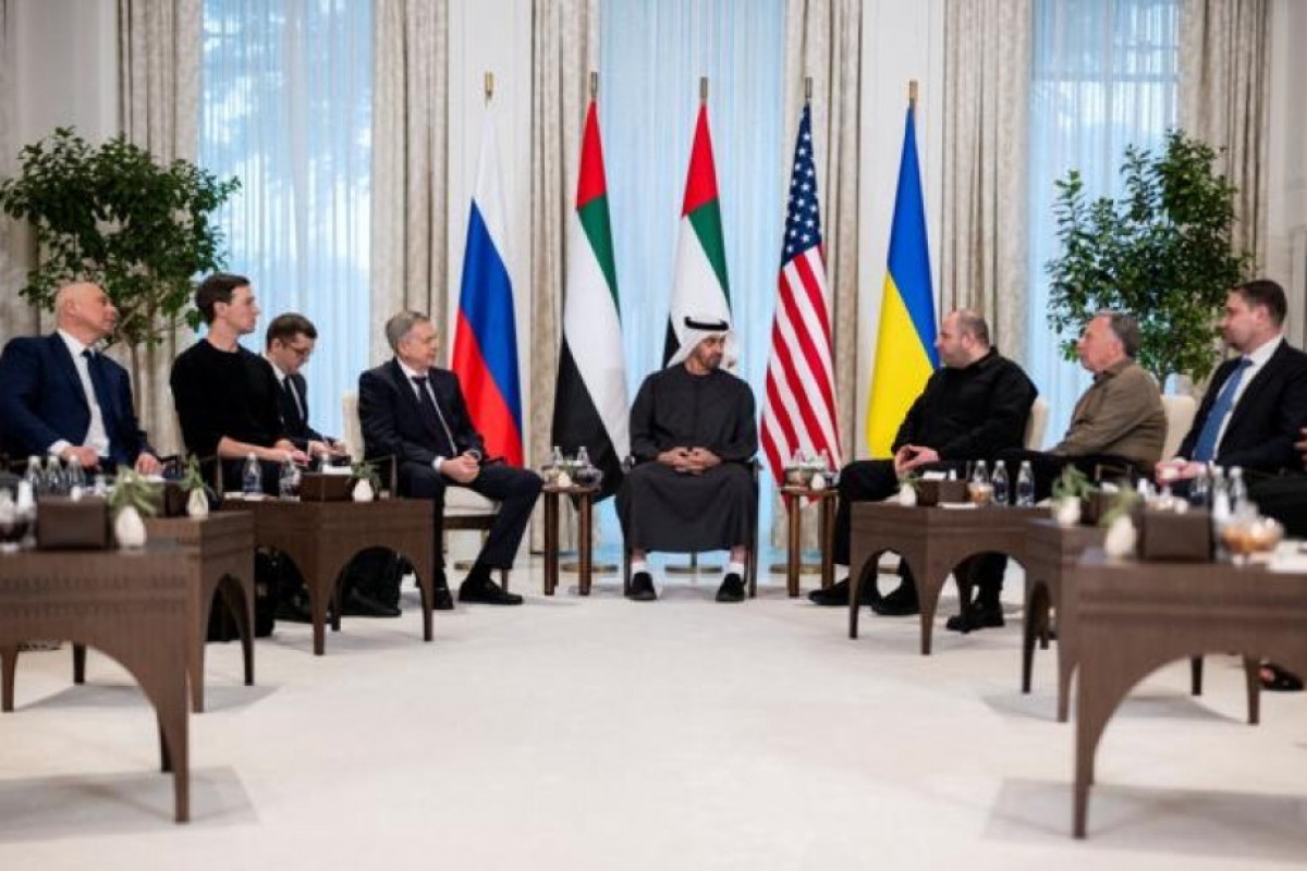 Стало известно, на каком языке шли переговоры в Абу-Даби