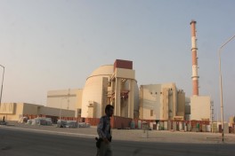 «Росатом» допустил эвакуацию специалистов с иранской АЭС