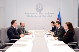 Глава минкульта провел встречу с послом Беларуси