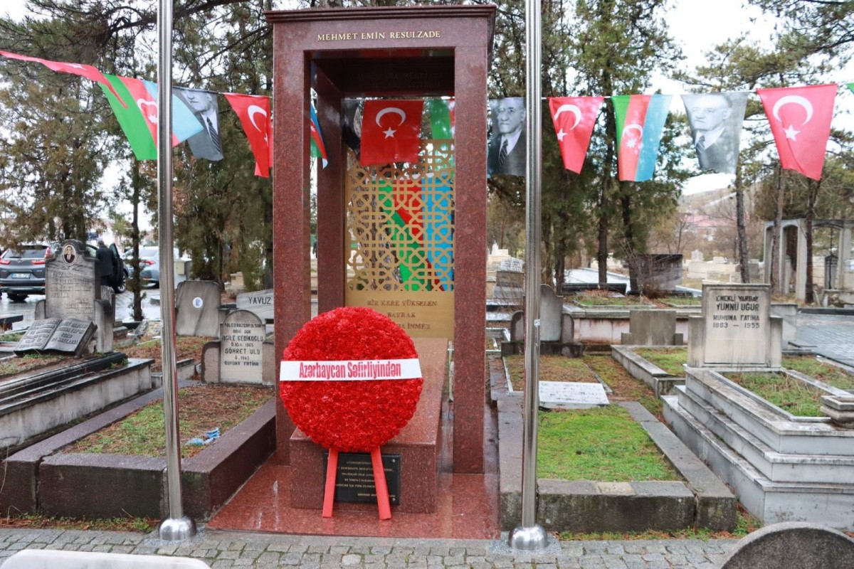 Посольство Азербайджана в Турции почтило память Мамеда Эмина Расулзаде -ФОТО 