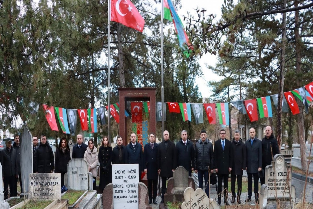 Посольство Азербайджана в Турции почтило память Мамеда Эмина Расулзаде -ФОТО 