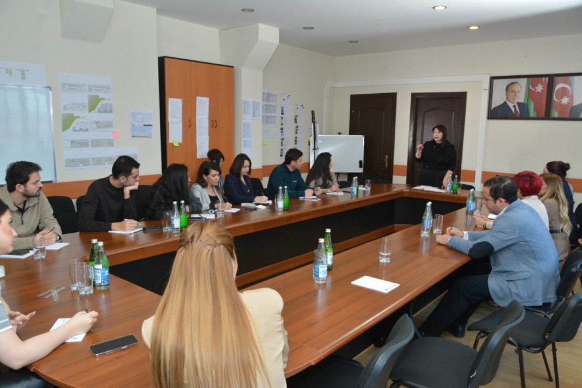 В Академии Телерадио состоялся еще один тренинг на тему «Азербайджанский язык в СМИ»-ФОТО 