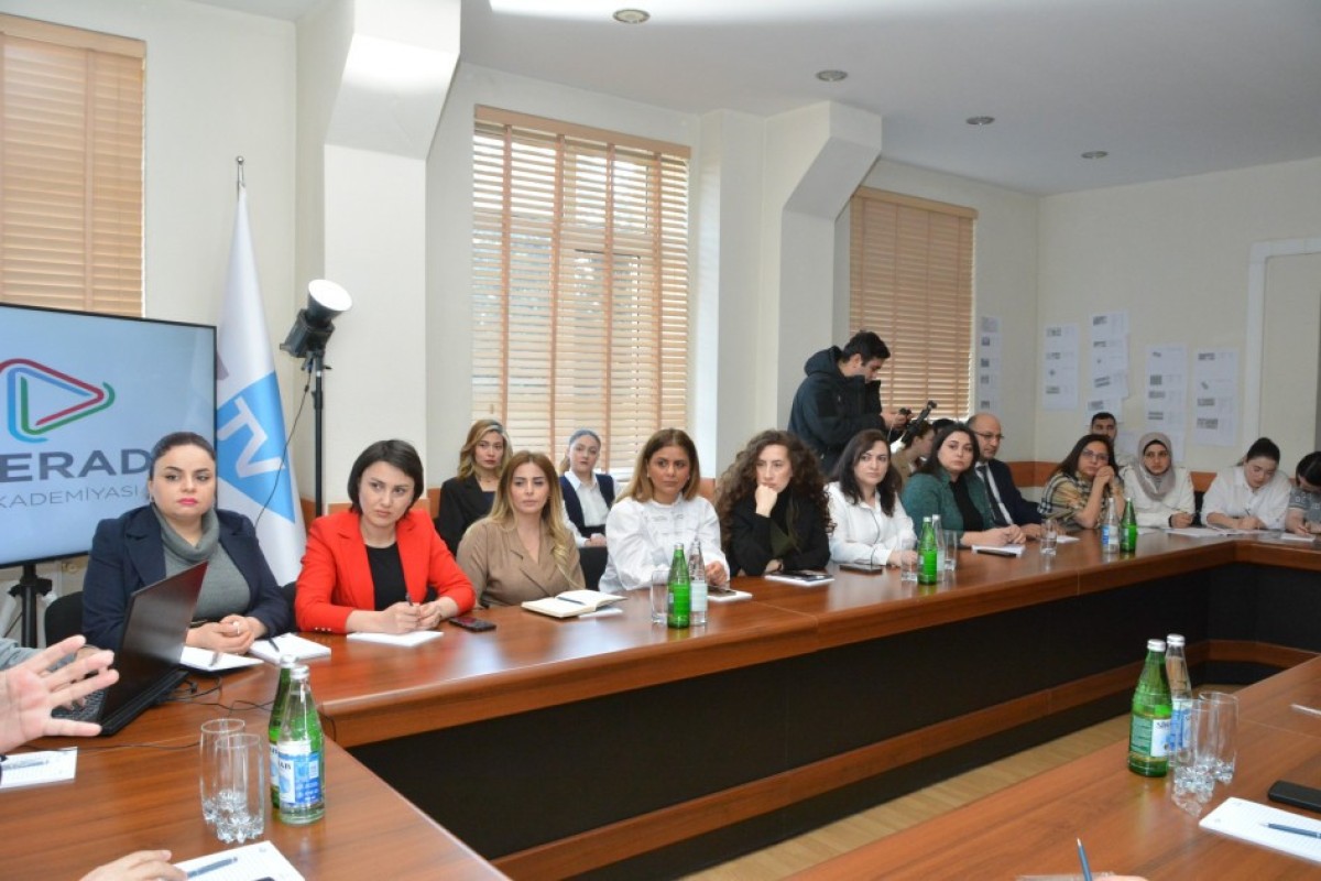 В Академии Телерадио состоялся еще один тренинг на тему «Азербайджанский язык в СМИ»-ФОТО 