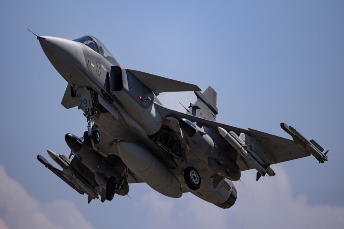 Украина купила у Швеции 16 истребителей Gripen E