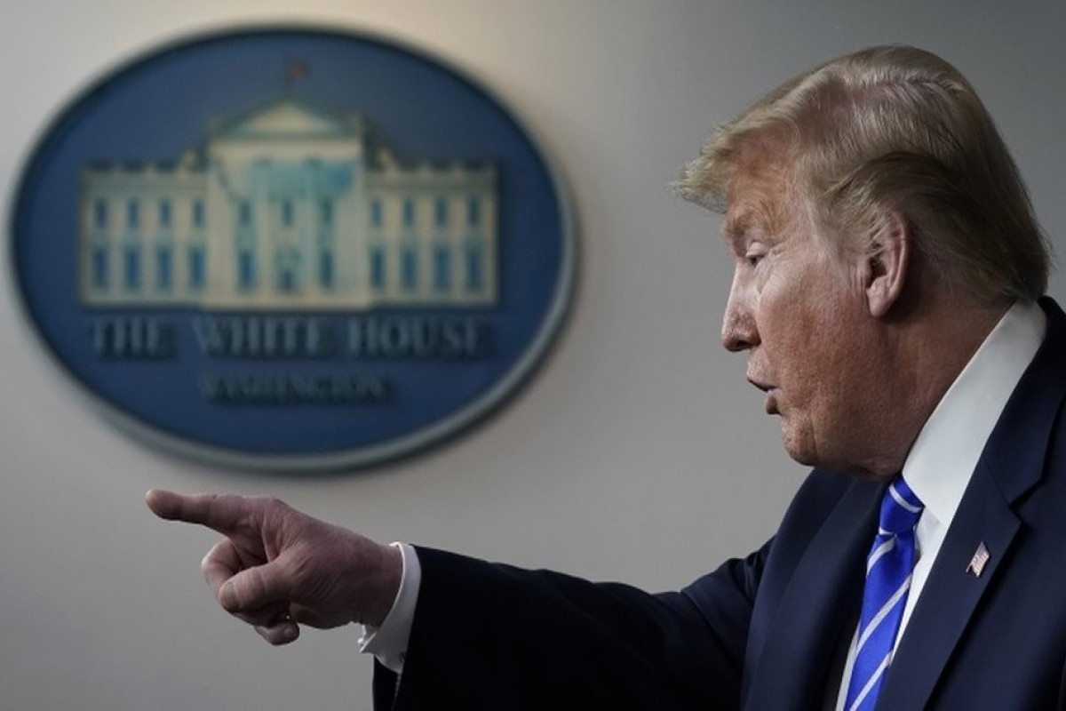 Трамп в образе врача предложил «лечение» от «синдрома помешательства на Трампе»