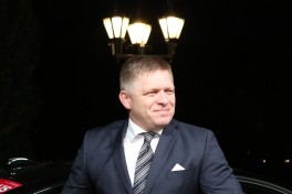 Фицо: Словакия не будет финансировать продолжение конфликта в Украине