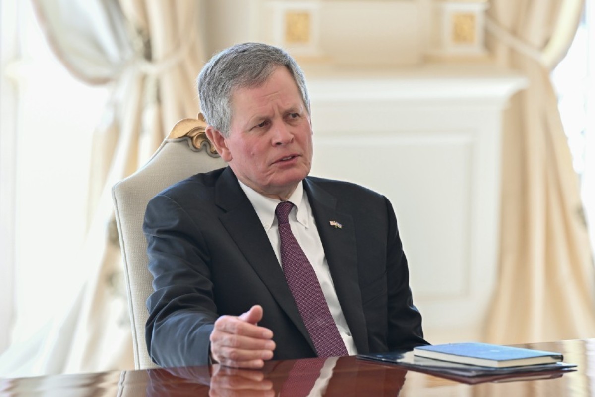 Президент Азербайджана встретился с американским сенатором Стивом Дэйнсом -ФОТО 