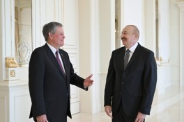 Стив Дэйнс поблагодарил президента Азербайджана за лидерство в мирном процессе 