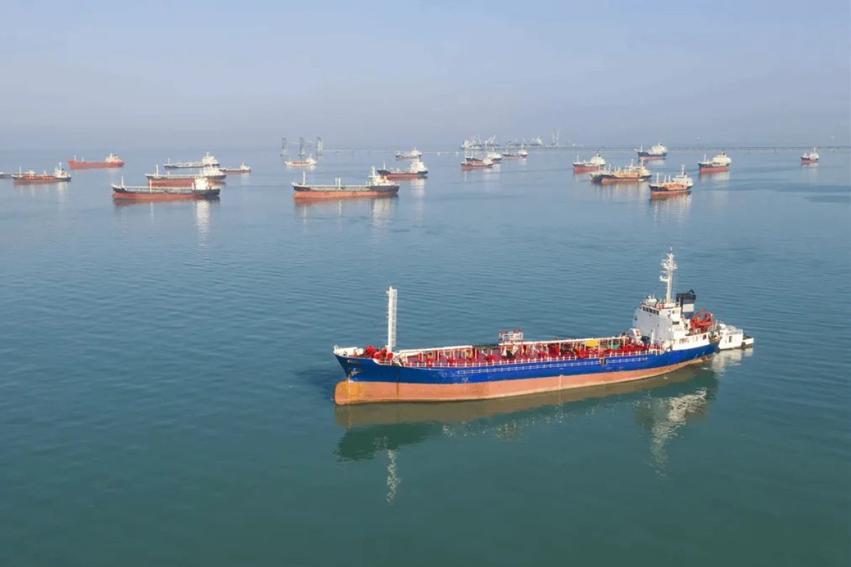 IMO предупредила судоходные компании о рисках в Ормузском проливе