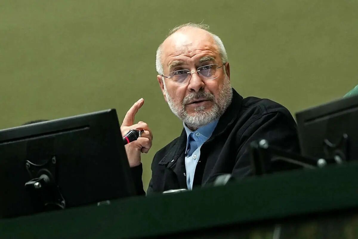 Спикер парламента Ирана: Ормузский пролив откроется только на условиях Тегерана