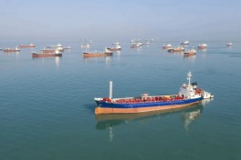 IMO предупредила судоходные компании о рисках в Ормузском проливе