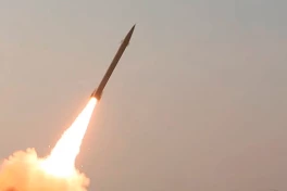Бахрейн и ОАЭ заявили об отражении ударов ракет и БПЛА из Ирана