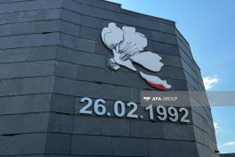 Память жертв Ходжалинского геноцида почтили участники медиафорума-ФОТО 