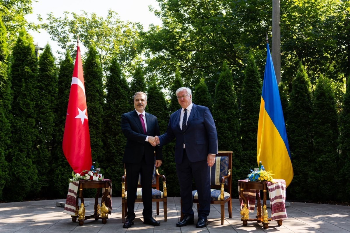 Хакан Фидан встретился с главой МИД Украины в Киеве