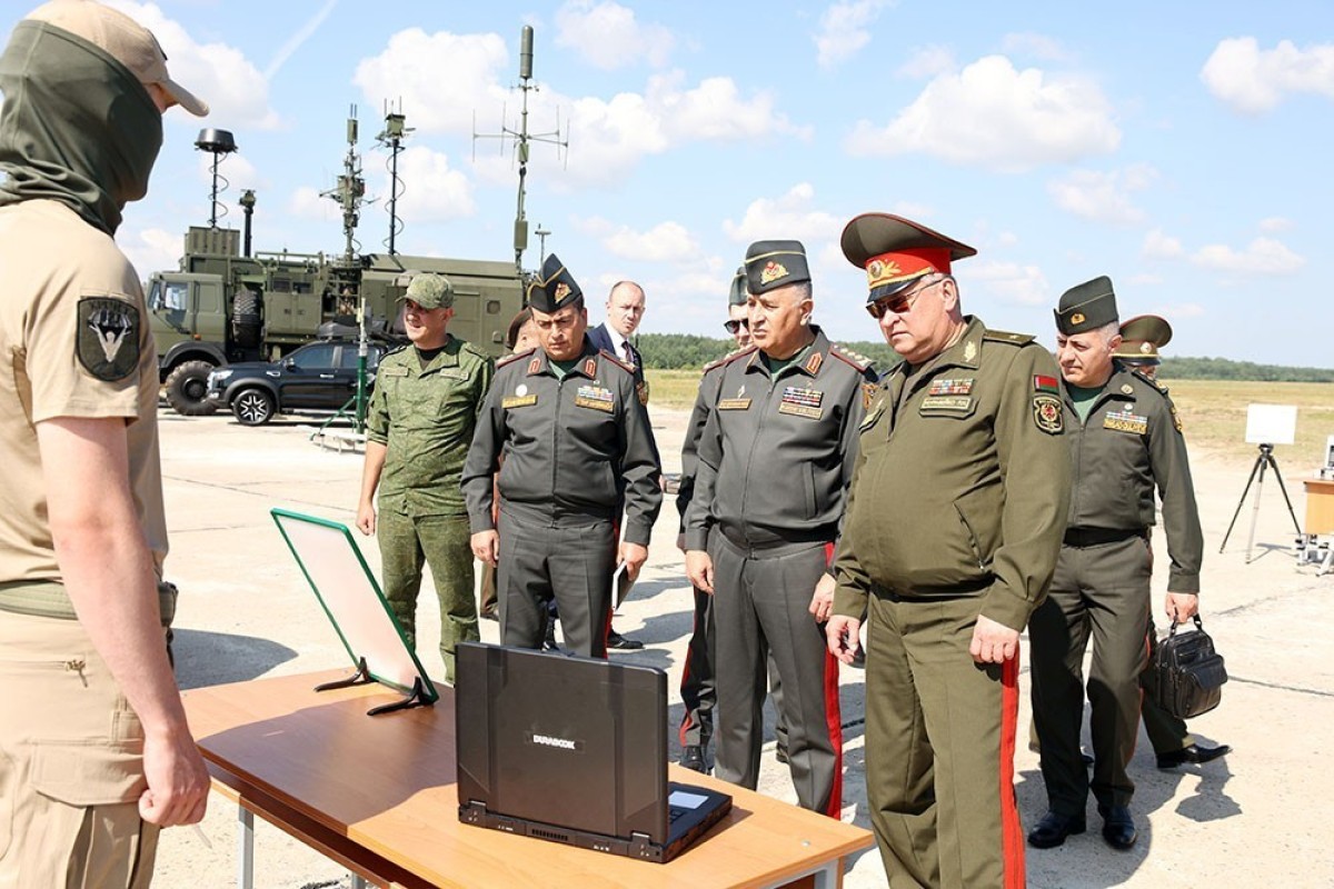 Начальник Генштаба Азербайджана посетил военные объекты Беларуси-ФОТО 