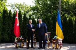 Хакан Фидан встретился с главой МИД Украины в Киеве