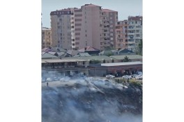 В Баку вспыхнул пожар на открытой территории