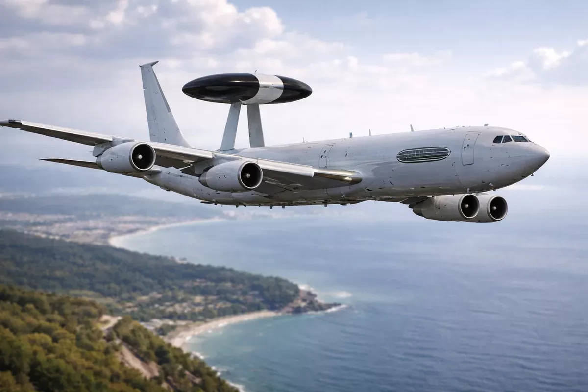 Boeing E-3A Sentry НАТО замечен над Рижским заливом