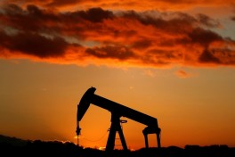 Цена на нефть превысила 96 долларов
