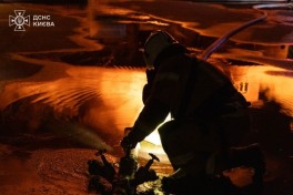 Россия этой ночью нанесла удар по Киеву, в жилых домах начались пожары