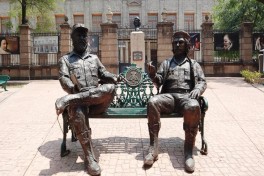 Власти Мехико восстановят памятники Фиделю Кастро и Че Геваре