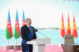 Главы Азербайджана и Кыргызстана выступили перед журналистами-ФОТО 
