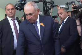 Пашинян проголосовал на парламентских выборах в Армении-ФОТО 