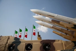 Tasnim: КСИР запустил ракеты по объектам США на Ближнем Востоке