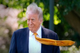 Трамп заявил о готовности нанести новые удары по Ирану