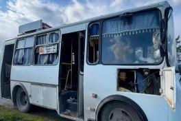 При ударе дрона по автобусу в РФ погибла женщина, еще 11 человек ранены